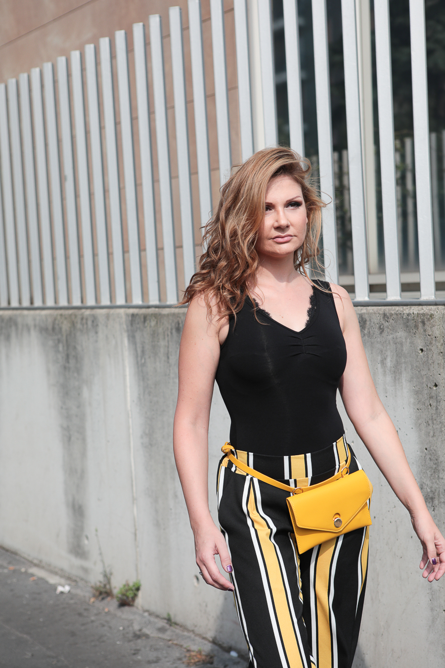 yellow belt bag and striped pants outfit (14)